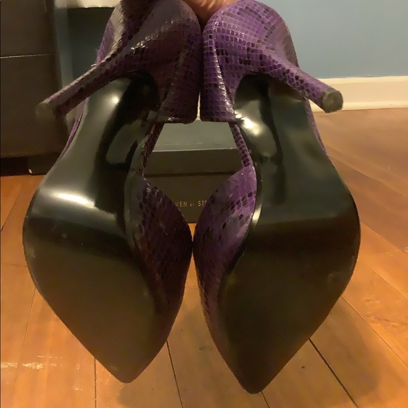 Steve Madden Newbee Purple Snake Print Pump - Picture 6 of 7